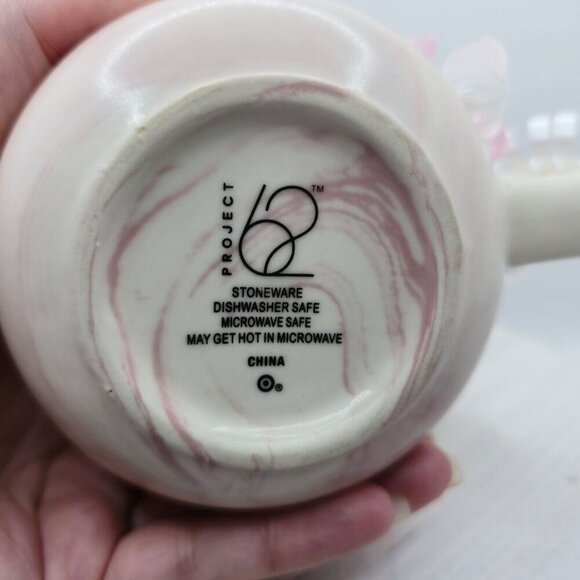 Hand-Poured Soy Candle ✦ Pink Marbled Ceramic Mug ✦ Orchid Ylang-Ylang Orange - Picture 7 of 10